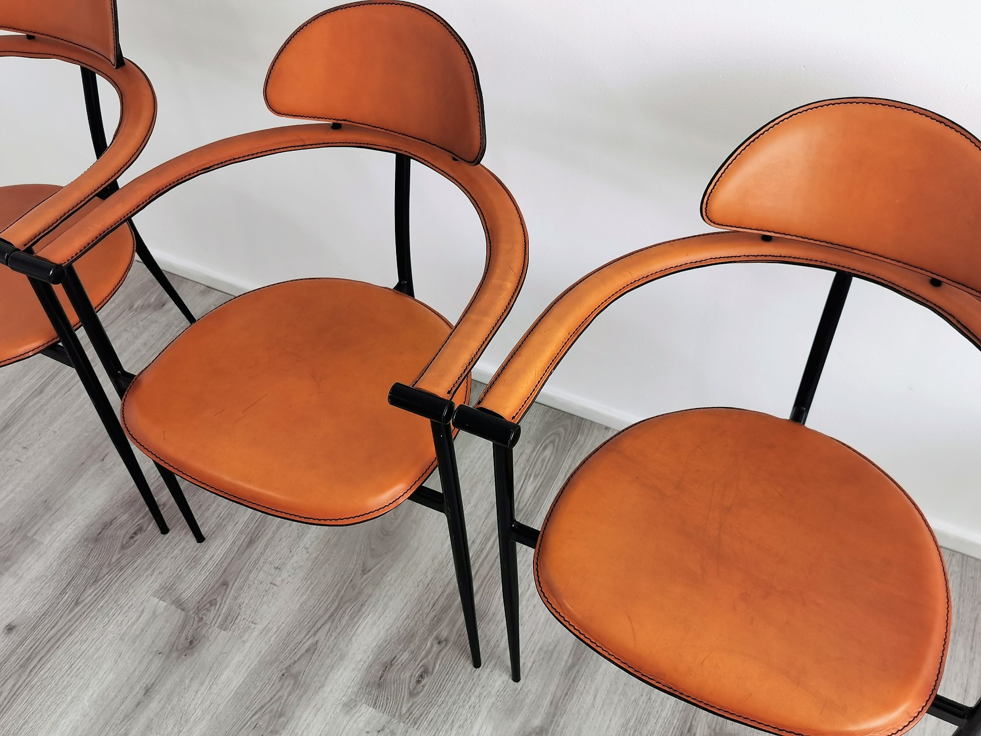 italian cushioned dining room chairs